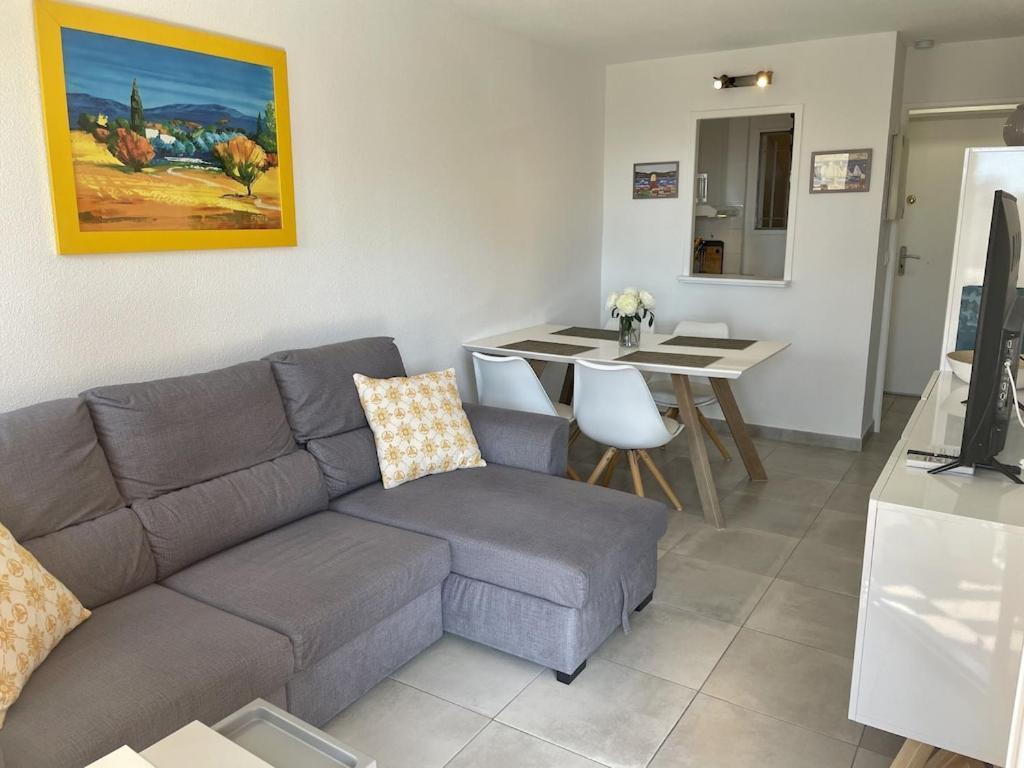 Apartment Newly Renovated Aircond-Wifi-Pool-Sea View-150M To Beaches- Saint Aygulf Dış mekan fotoğraf
